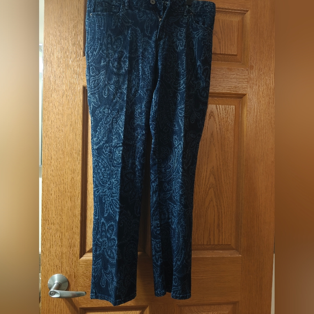 Women's Liz Claiborne Stretch Slim Leg  Size 8 Paisley Floral Blue Jeans